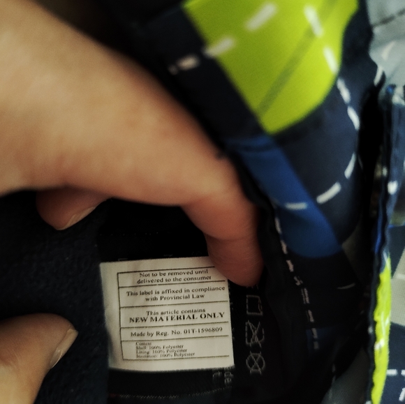 12 month baby snowsuit + mommy bag for free - Picture 6 of 11